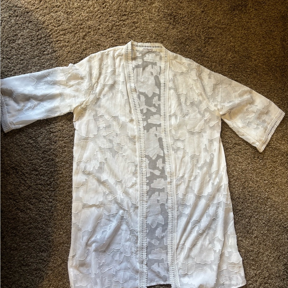 Elegant White Lace Kimono Cardigan